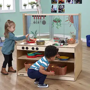 Dramatic & Creative Play