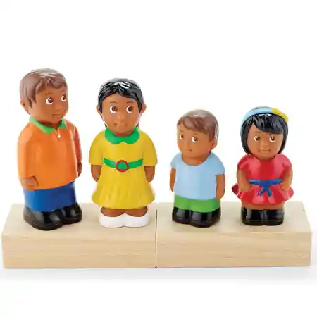 Latino Family Figures