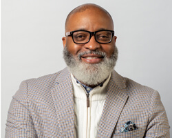 Earl Small Sales Head Shot